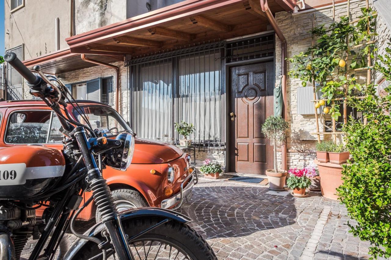 B&B La Casa Di Plinio Pompeia Exterior foto